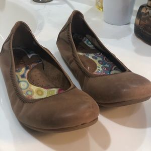 Born ballet flats size 8